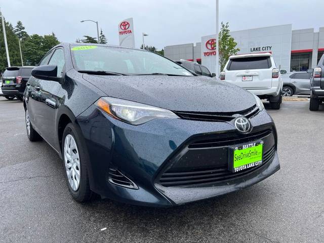 2017 Toyota Corolla LE FWD photo