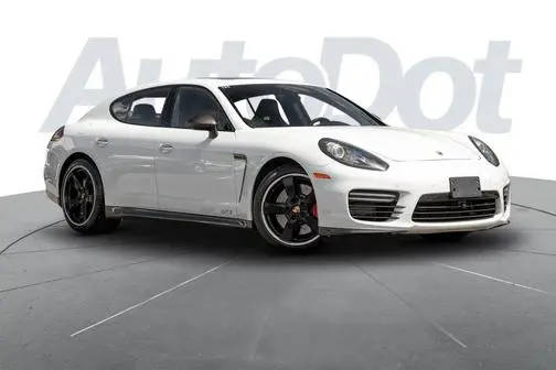 2016 Porsche Panamera GTS AWD photo
