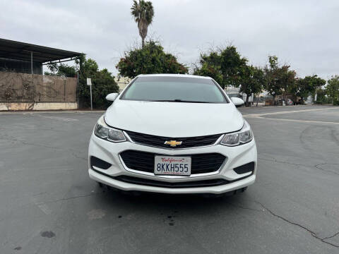 2017 Chevrolet Cruze LS FWD photo