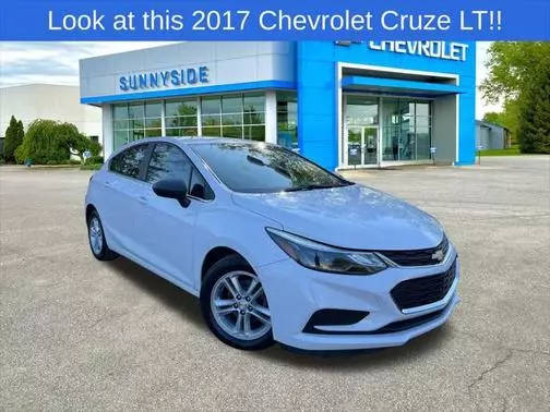 2017 Chevrolet Cruze LT FWD photo