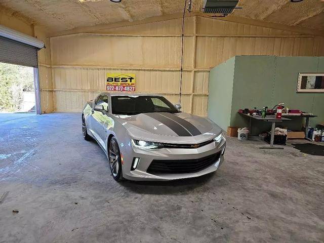 2017 Chevrolet Camaro 1LT RWD photo