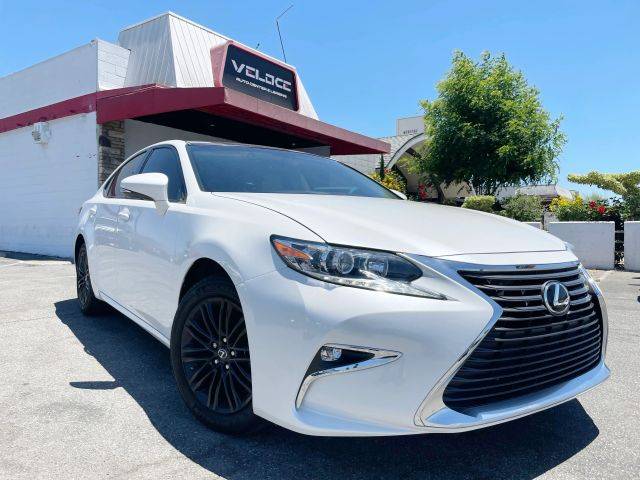 2016 Lexus ES FWD photo