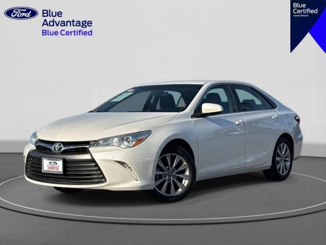 2017 Toyota Camry XLE FWD photo
