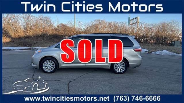 2017 Toyota Sienna LE AWD photo