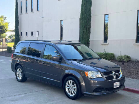 2015 Dodge Grand Caravan SXT FWD photo