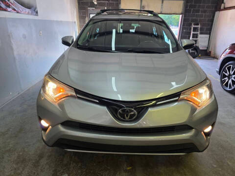 2017 Toyota RAV4 XLE AWD photo