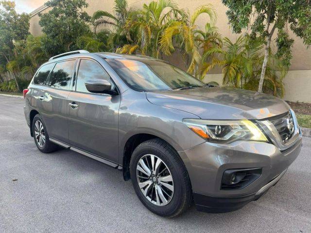 2017 Nissan Pathfinder S FWD photo