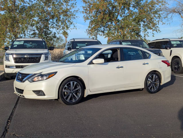2016 Nissan Altima 2.5 SR FWD photo