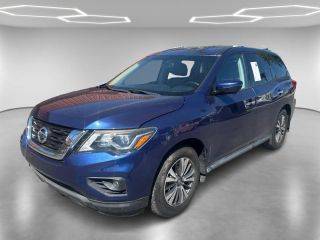 2017 Nissan Pathfinder SL FWD photo