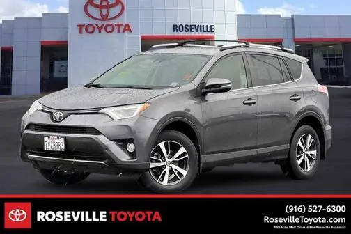 2017 Toyota RAV4 XLE FWD photo