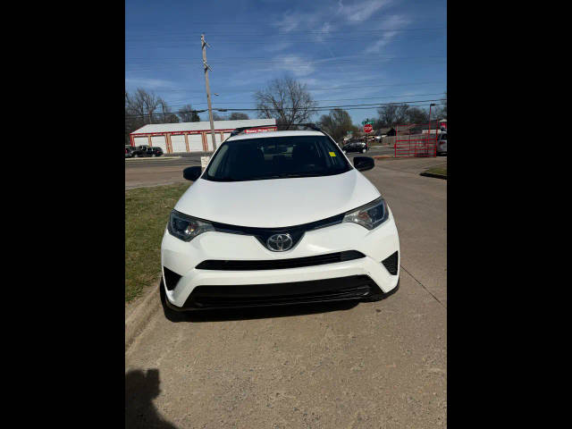 2016 Toyota RAV4 LE FWD photo
