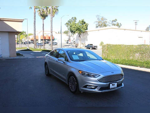 2017 Ford Fusion Energi Titanium FWD photo
