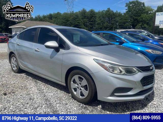 2017 Chevrolet Cruze LS FWD photo