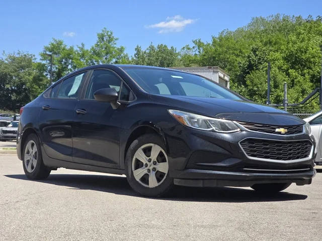 2017 Chevrolet Cruze LS FWD photo
