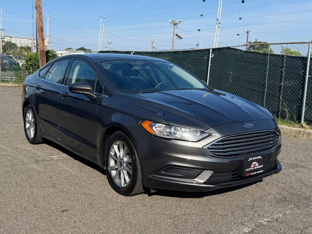 2017 Ford Fusion SE FWD photo