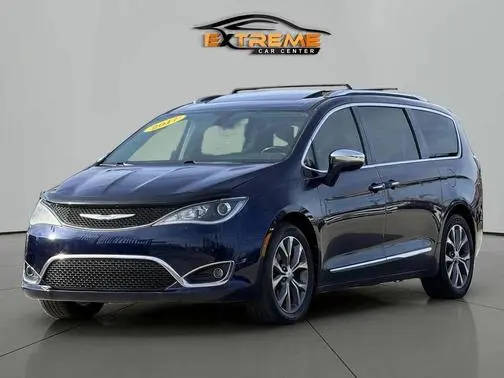2017 Chrysler Pacifica Minivan Limited FWD photo