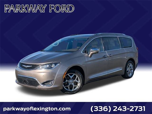 2017 Chrysler Pacifica Minivan Limited FWD photo