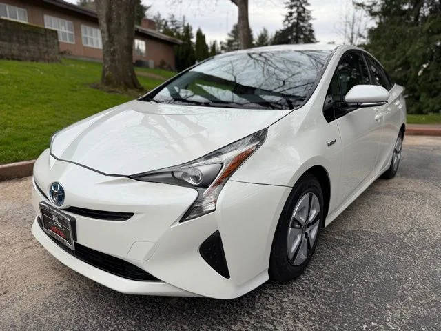 2016 Toyota Prius Four FWD photo