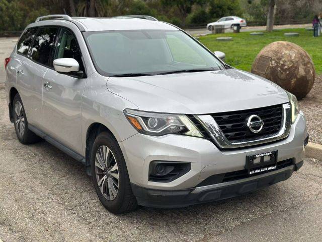 2017 Nissan Pathfinder S FWD photo