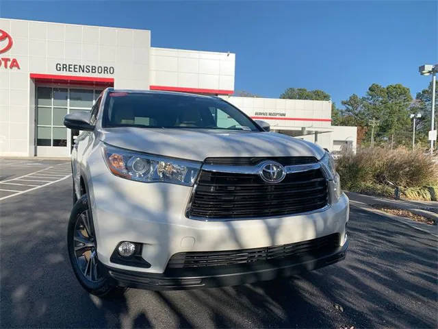 2016 Toyota Highlander XLE FWD photo