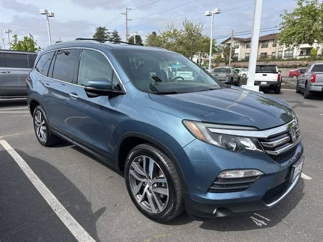 2016 Honda Pilot Touring AWD photo