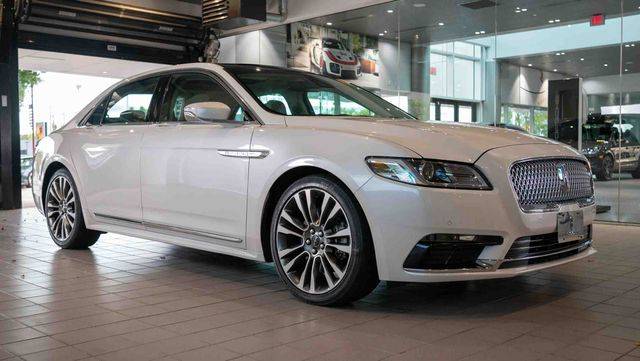 2017 Lincoln Continental Reserve AWD photo