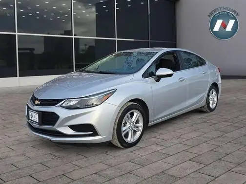 2017 Chevrolet Cruze LT FWD photo