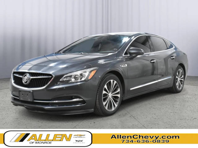 2017 Buick LaCrosse Essence FWD photo