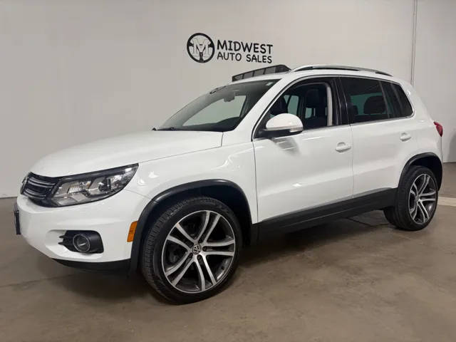 2017 Volkswagen Tiguan SEL AWD photo