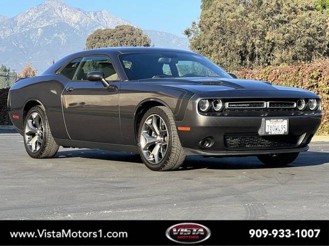 2016 Dodge Challenger SXT RWD photo