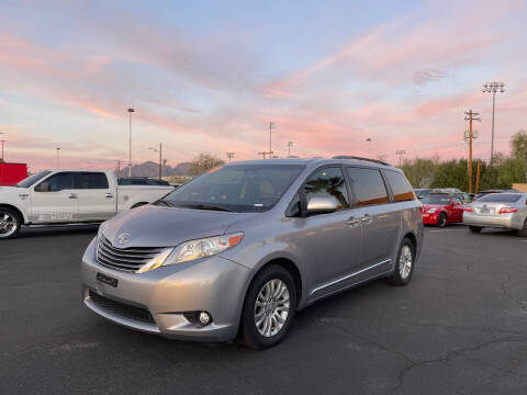 2017 Toyota Sienna XLE FWD photo