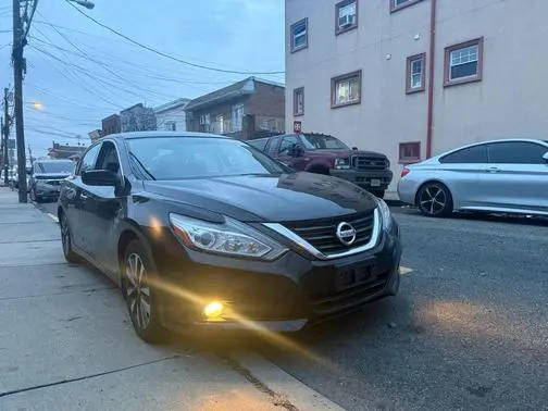 2016 Nissan Altima 2.5 SV FWD photo