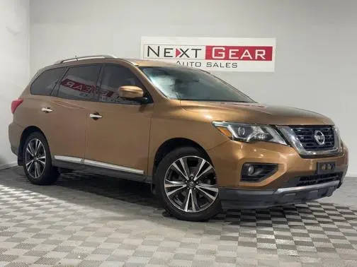 2017 Nissan Pathfinder Platinum FWD photo