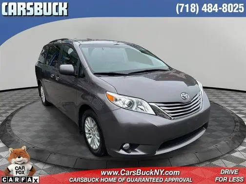 2017 Toyota Sienna XLE FWD photo