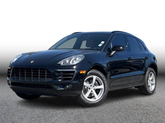 2017 Porsche Macan  AWD photo