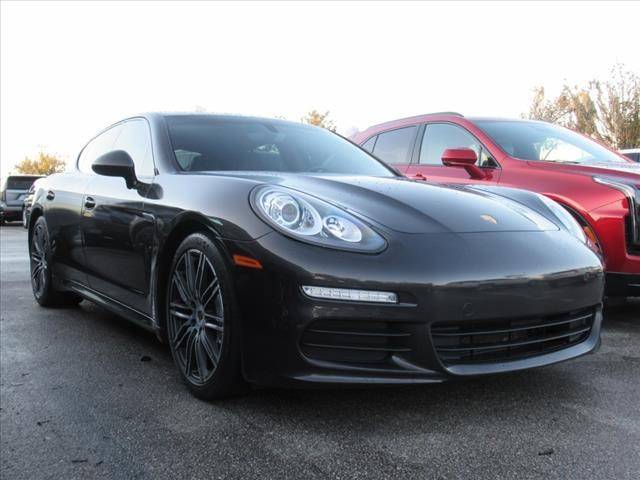 2016 Porsche Panamera Edition RWD photo