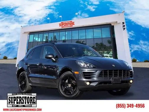 2017 Porsche Macan  AWD photo