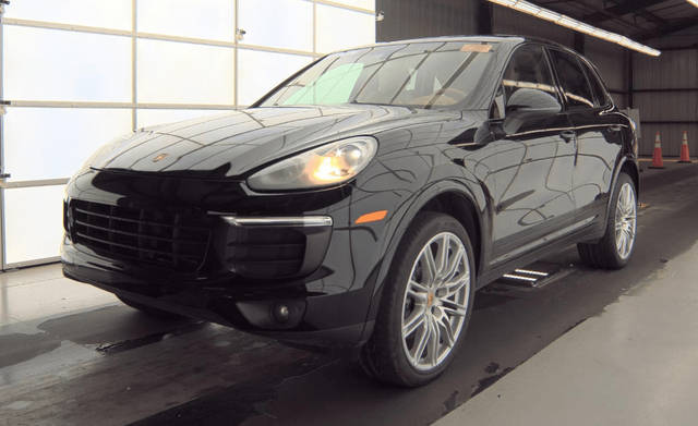 2017 Porsche Cayenne Platinum Edition AWD photo