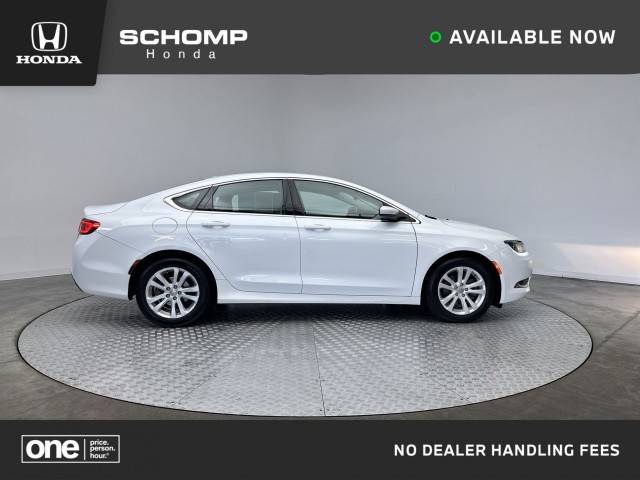 2016 Chrysler 200 Limited FWD photo