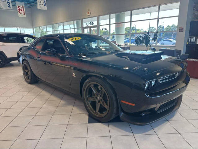 2016 Dodge Challenger R/T Scat Pack RWD photo