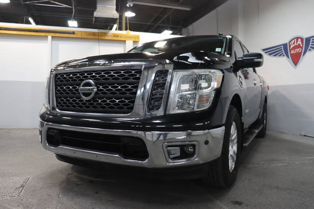 2017 Nissan Titan SV RWD photo