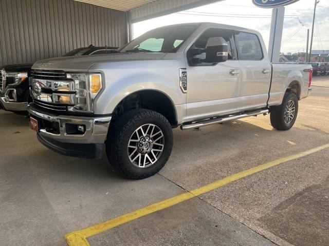 2017 Ford F-250 Super Duty Lariat 4WD photo