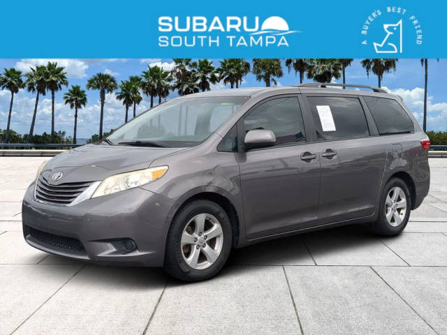 2017 Toyota Sienna LE FWD photo