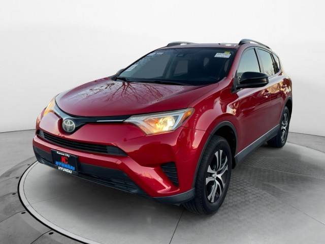 2017 Toyota RAV4 LE FWD photo