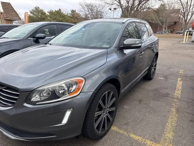 2017 Volvo XC60 Inscription AWD photo