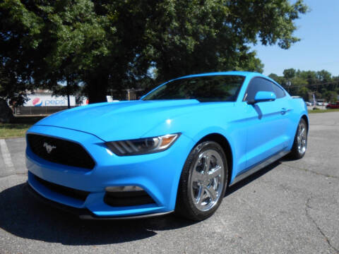 2017 Ford Mustang V6 RWD photo