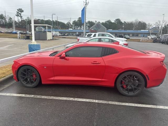 2017 Chevrolet Camaro 1LT RWD photo