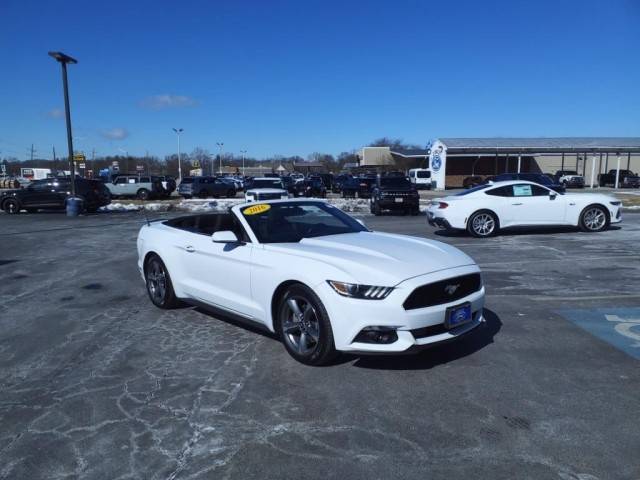 2016 Ford Mustang V6 RWD photo