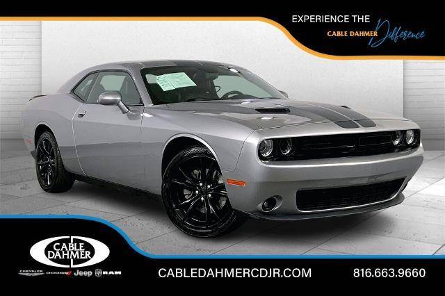 2016 Dodge Challenger SXT Plus RWD photo