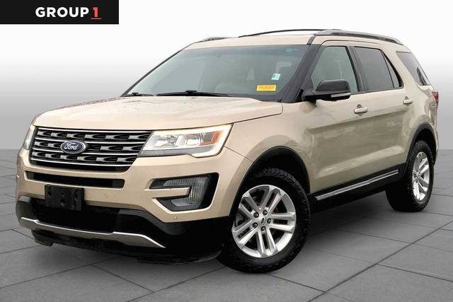 2017 Ford Explorer XLT FWD photo